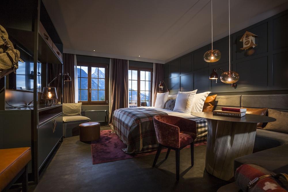 Huus Gstaad Hotel Saanen Exterior photo