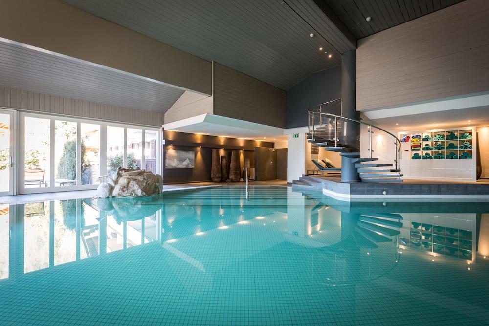 Huus Gstaad Hotel Saanen Exterior photo