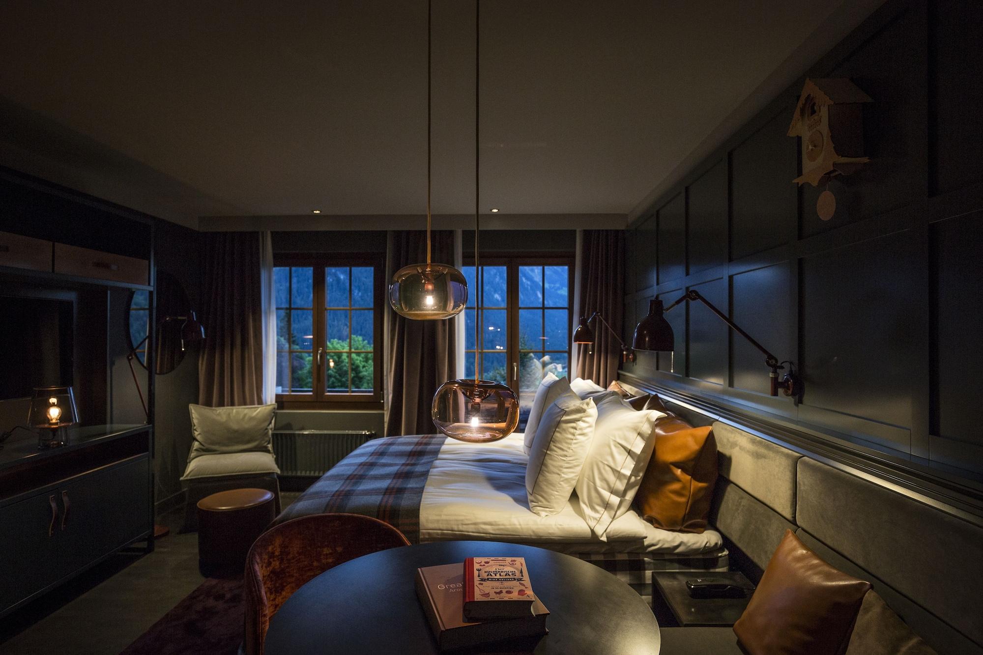 Huus Gstaad Hotel Saanen Exterior photo