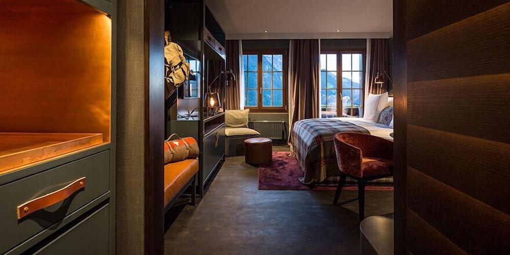 Huus Gstaad Hotel Saanen Exterior photo