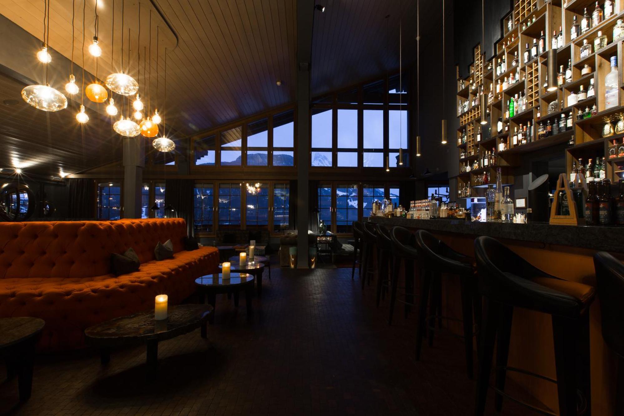 Huus Gstaad Hotel Saanen Exterior photo