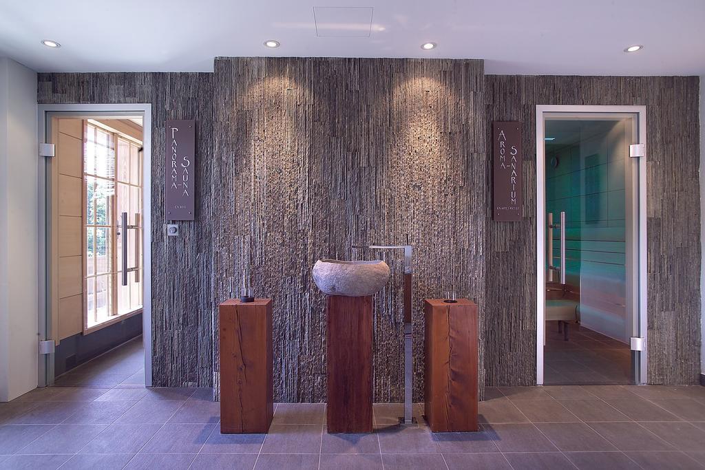 Huus Gstaad Hotel Saanen Exterior photo