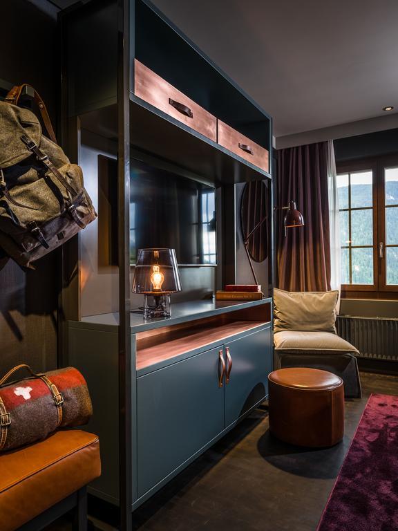 Huus Gstaad Hotel Saanen Exterior photo