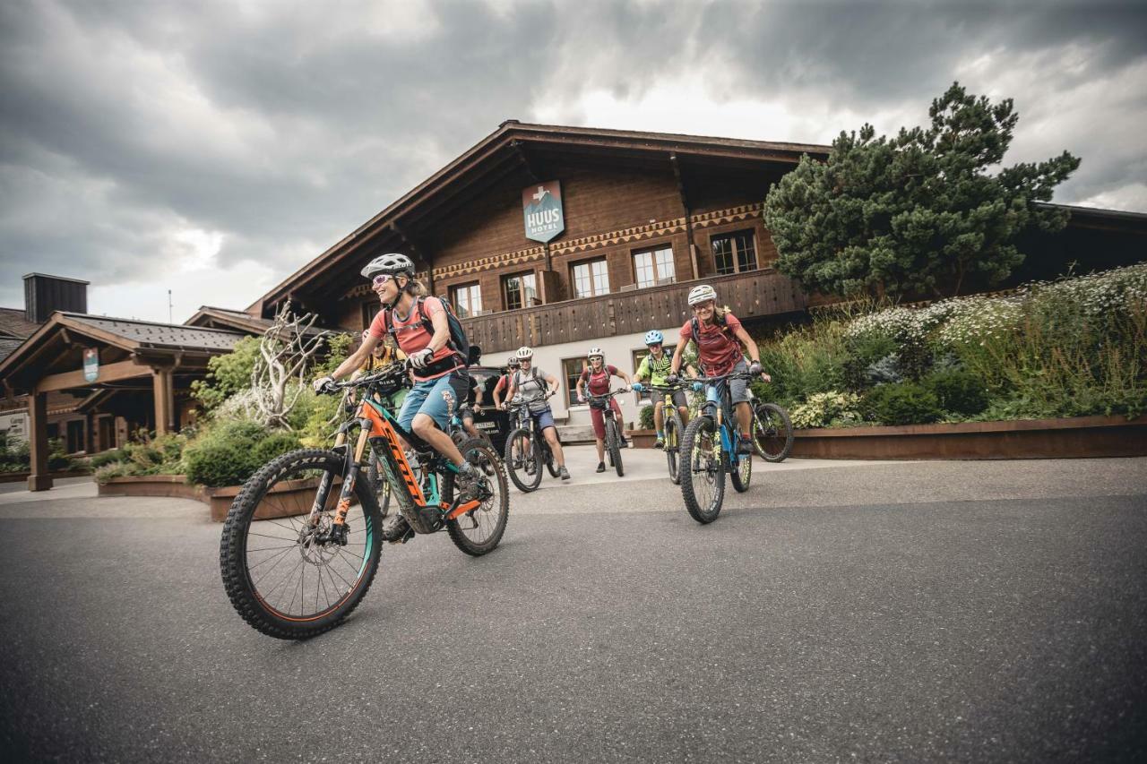 Huus Gstaad Hotel Saanen Exterior photo